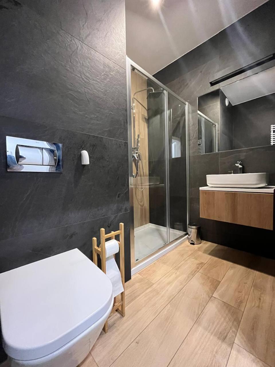 Angel Dreams By The River Walonska 15&19 Od Wroapart-Pl Breslavia Exterior foto